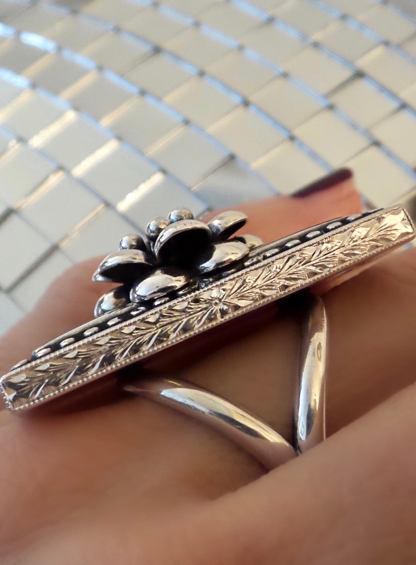 ORBS Rectangle Ring ⫸ Flowered