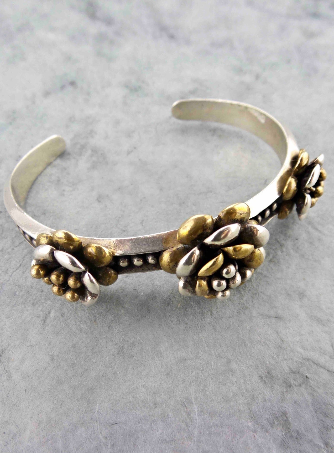 IN THREES ⫸ ORBS FLOWERED CUFF