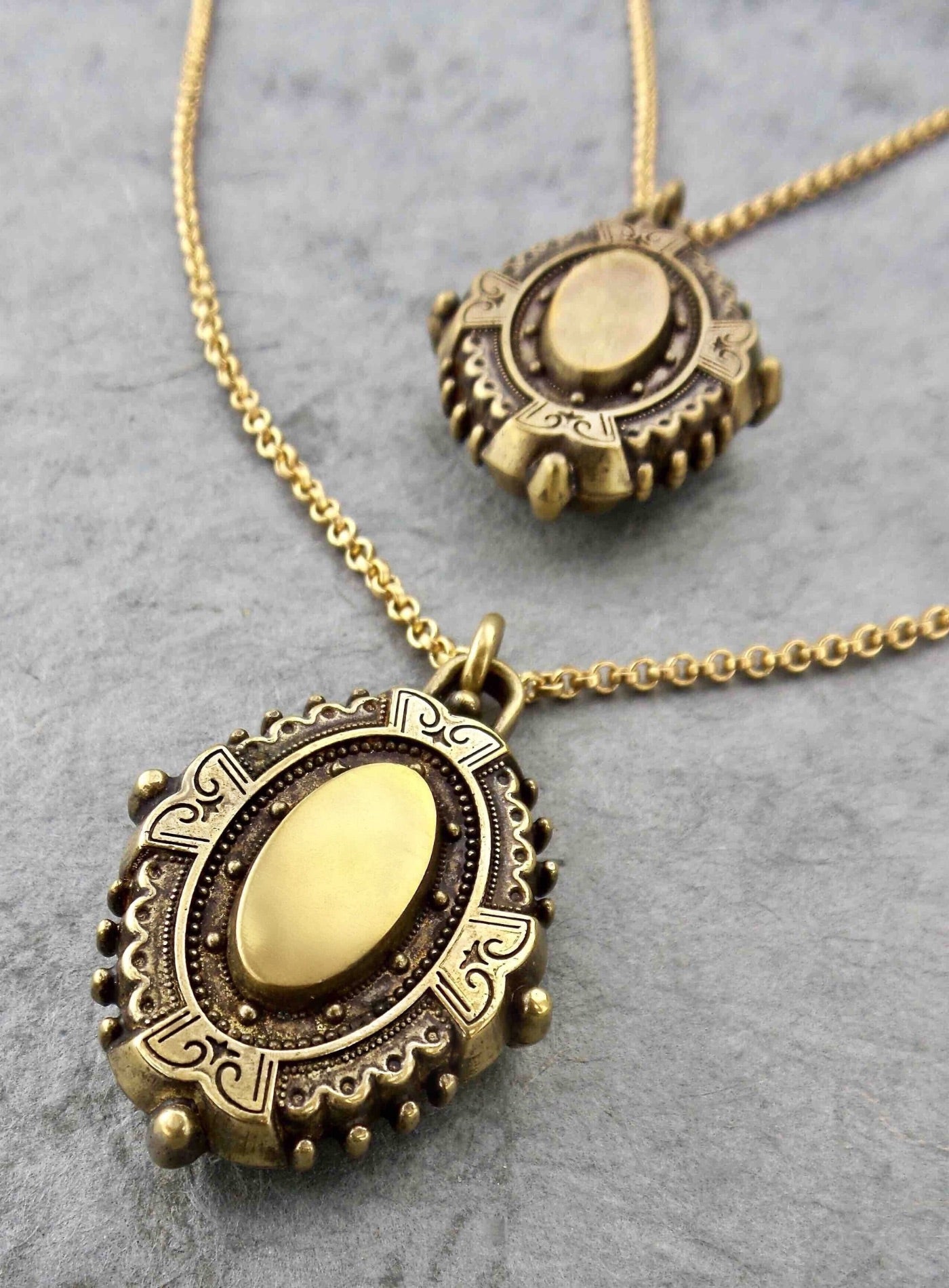 MEDALLION ⫸ STONE & SIGNET LAYERED NECKLACE