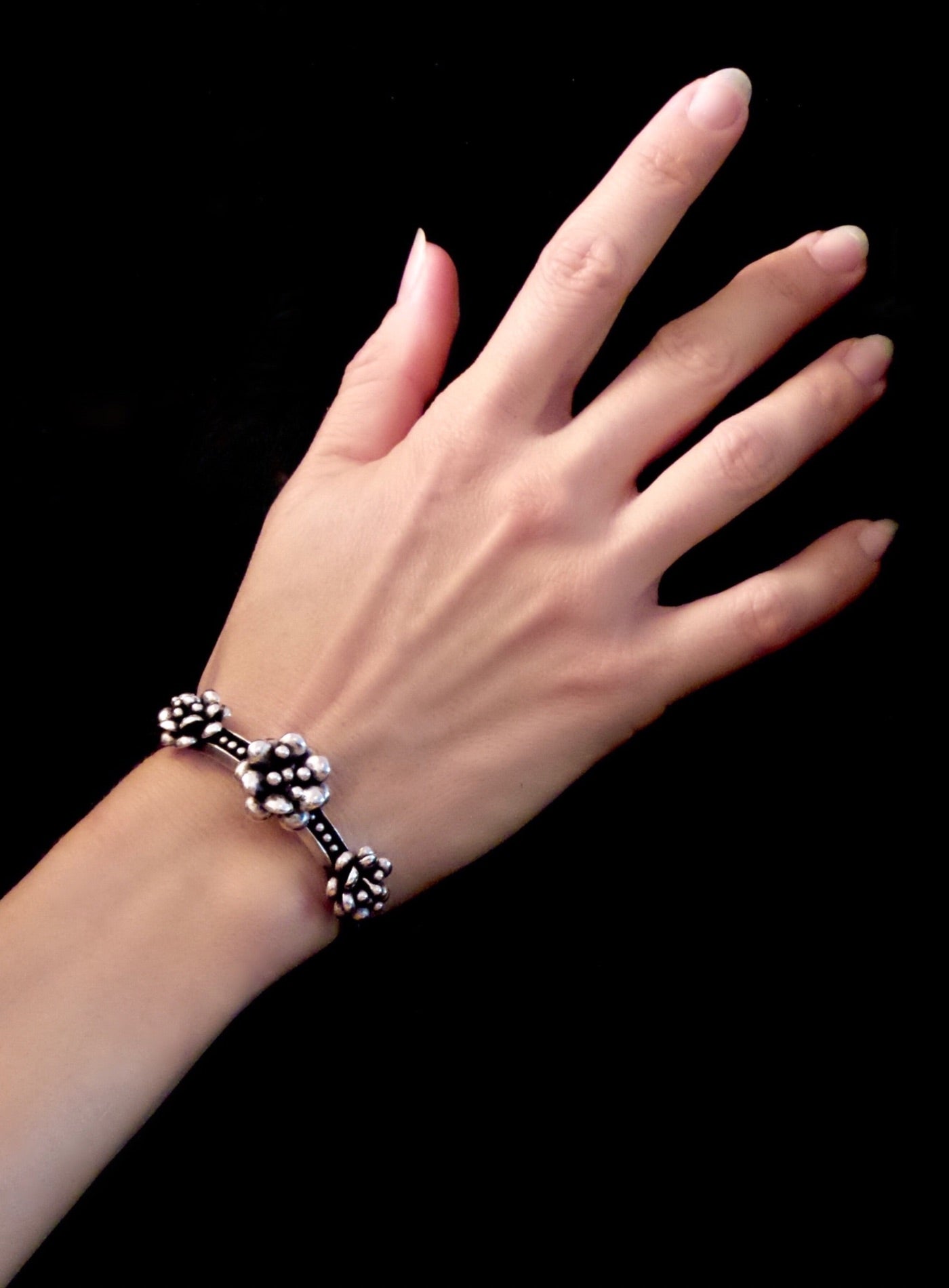 IN THREES ⫸ ORBS FLOWERED CUFF