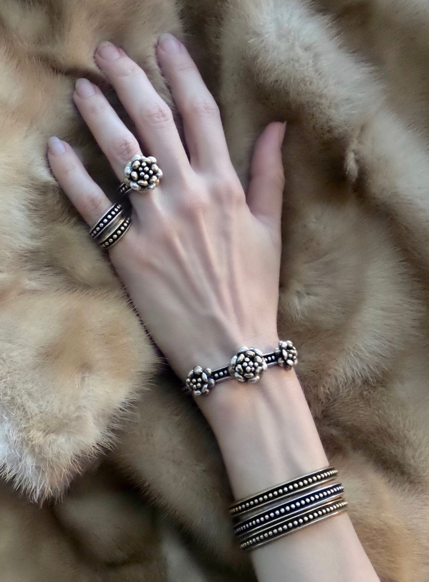 IN THREES ⫸ ORBS FLOWERED CUFF